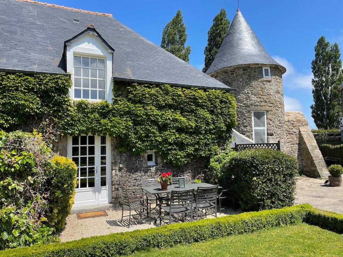 Manoir De La Begaudiere Mont-Dol 객실 사진