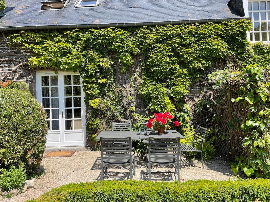 Manoir De La Begaudiere Mont-Dol 객실 사진